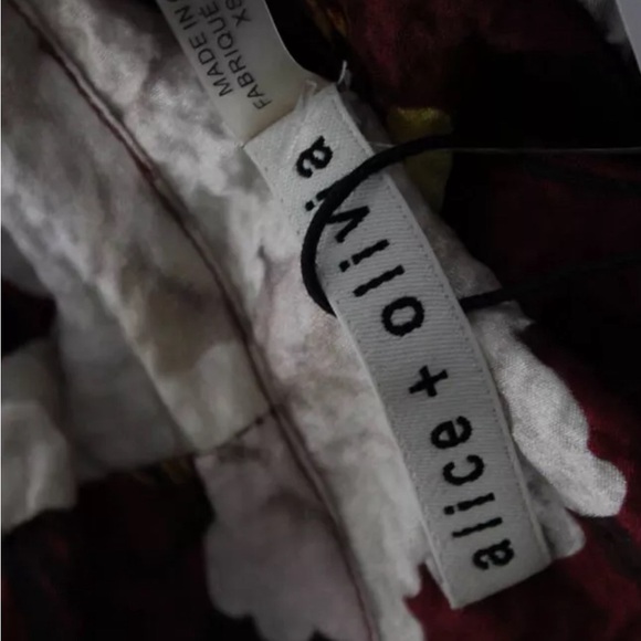 Alice and Olivia Crogan blouse size XS NWT silk blend - Picture 5 of 7